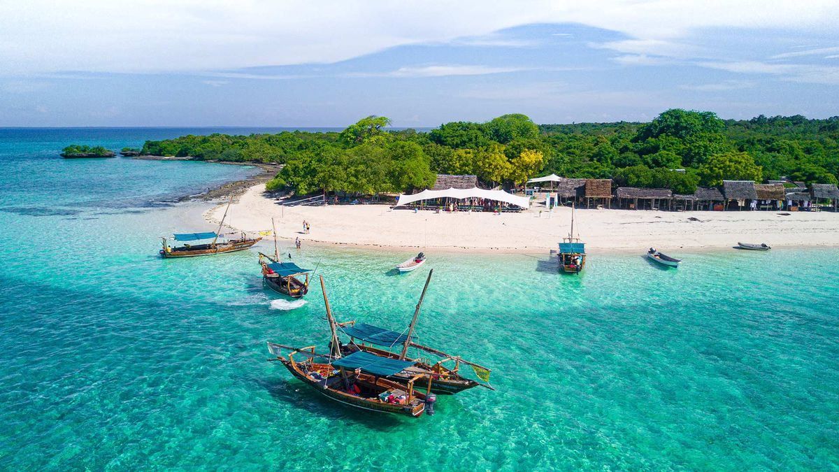 Zanzibar — witte stranden, azuurblauwe zee & tropische luxe